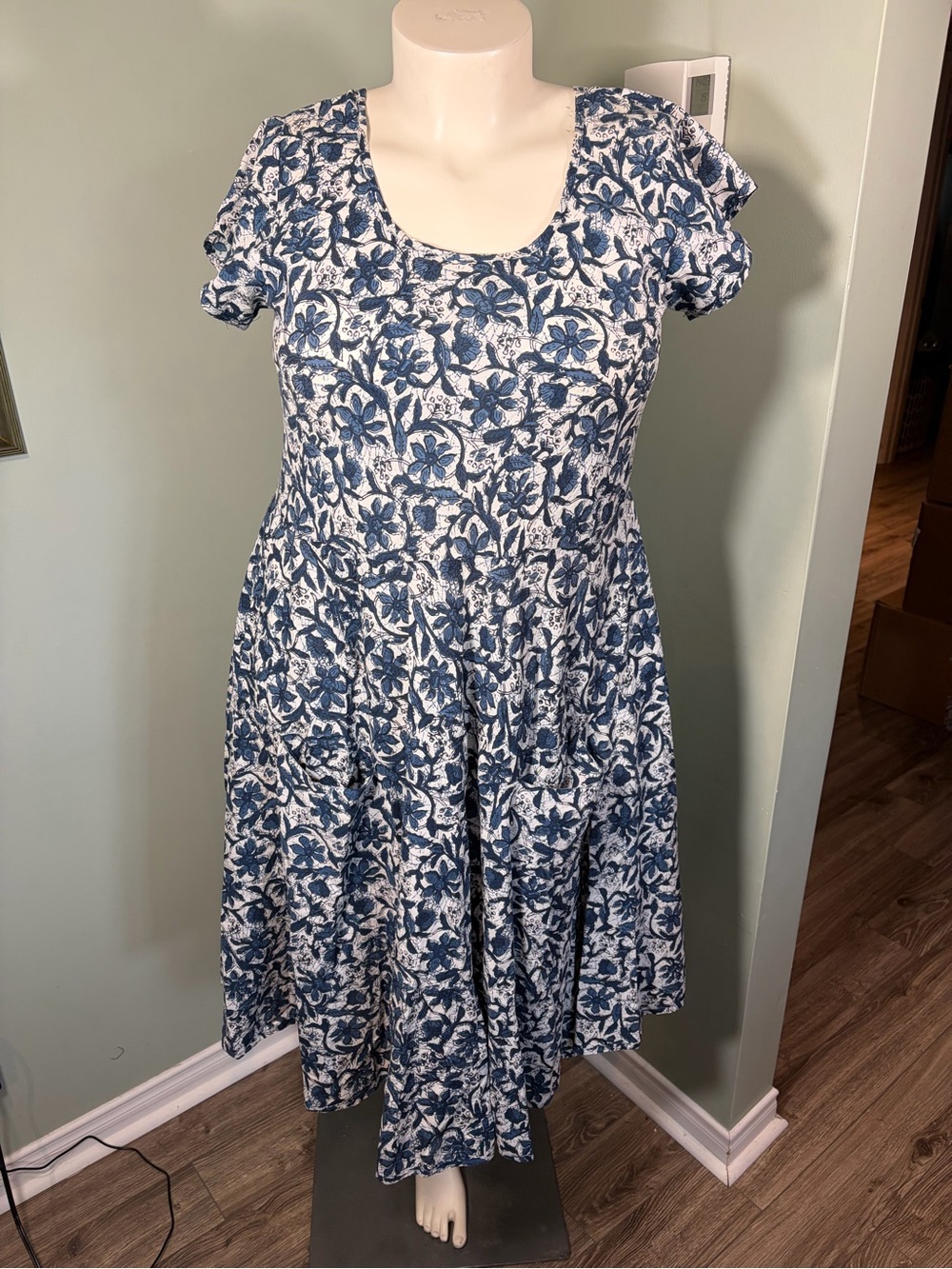 157. Dress Addict Blue Floral Scoop Neck Women’s Dress with 2 pockets